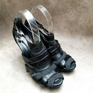 Maurices Womens  74652 Size 8.5 Black  Strappy Cag